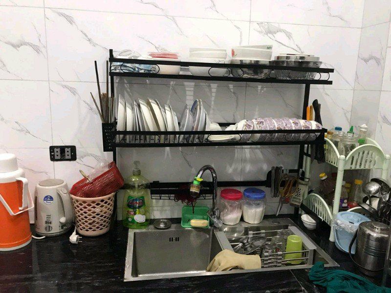 Nhà mình cực kỳ thích vì giá to, đựng đc nhiều thứ. Mà rất chắc luôn. NC nên mua