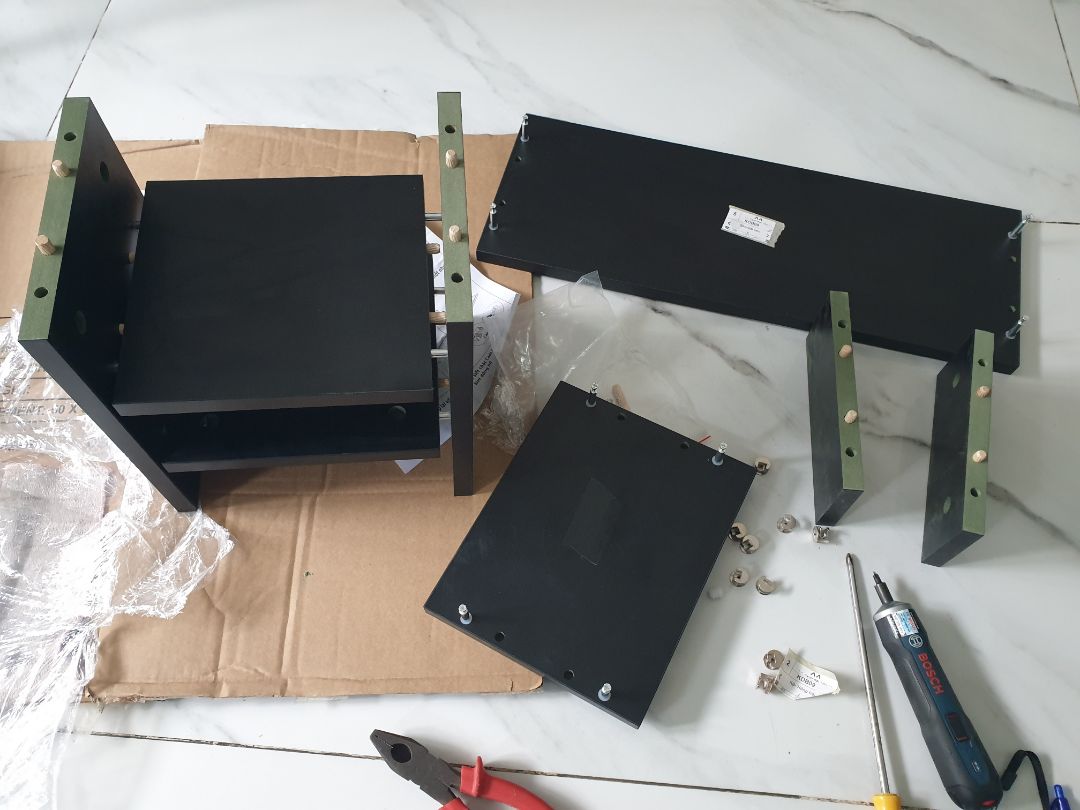 Kệ thiết kế lắp ráp chuẩn, đẹp và chắc chắn. Tuy nhiên giao hàng một thanh đợt khoan thiếu phải khoan tay hơi vất vả tí 🥲