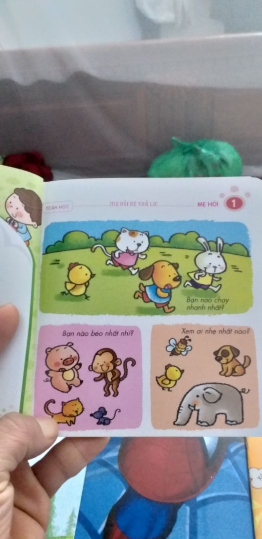 -Sách rất phù hợp cho bé 3-4 tuổi đang muốn khám phá thế giới xung quanh. 
-Hình ảnh rõ, ngôn từ dễ hiểu
-Sách kích thước lớn hơn 1 chút thì tốt. 
==>>>Mua sách trên tiki chưa bg thất vọng