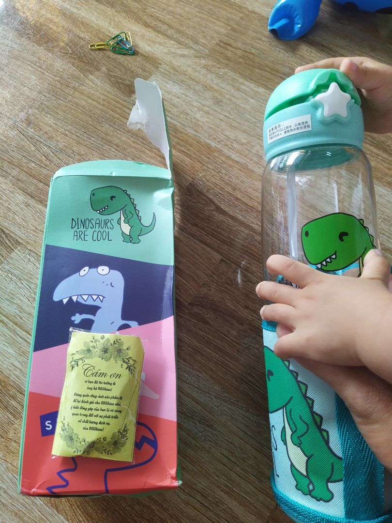 sản phẩm đẹp giống như hình ảnh quảng cáo. chất lượng nhựa tốt. giao hàng nhanh còn có quà là mấy viên kẹo.