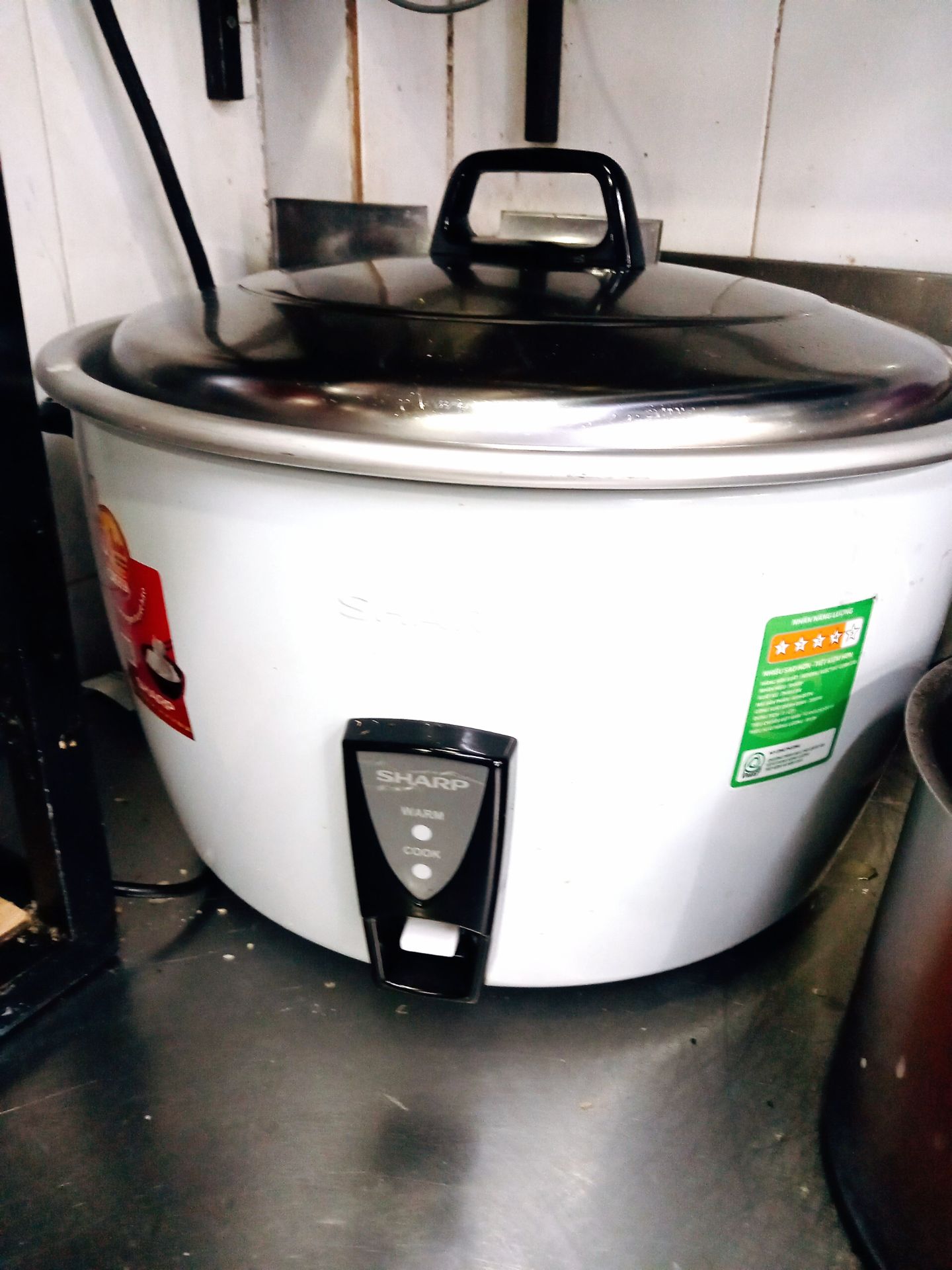 Nồi đẹp, vừa vặn, màu sáng, đầy đủ phụ tùng bảo hành. Đã dùng được 1 thời gian và rất ok.