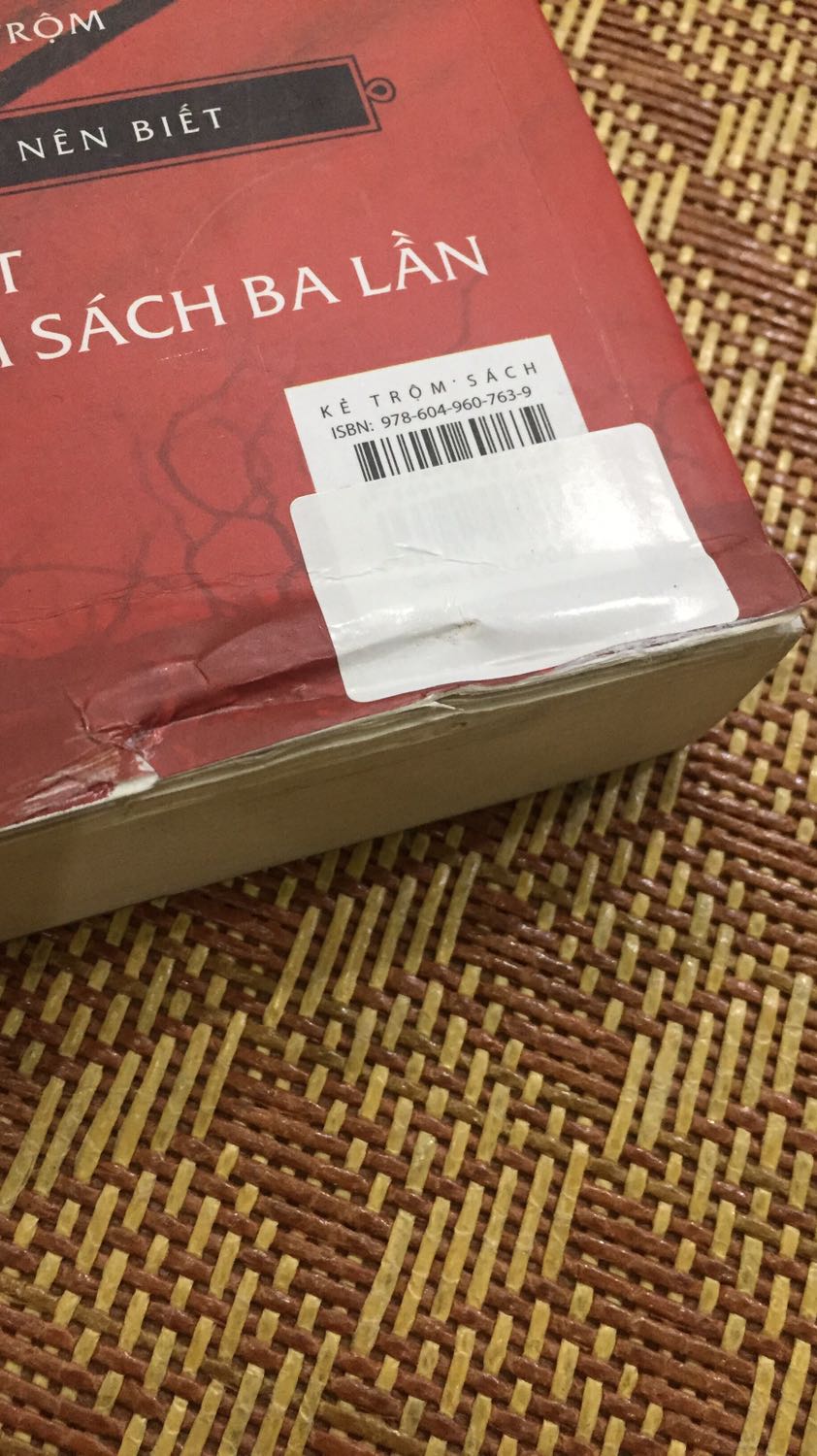 Tiki giao nhầm phiên bản “Kẻ trộm sách” cho mình. Sản phẩm hư hỏng do vận chuyển. Đề nghị Tiki đổi lại cho mình sản phẩm khác