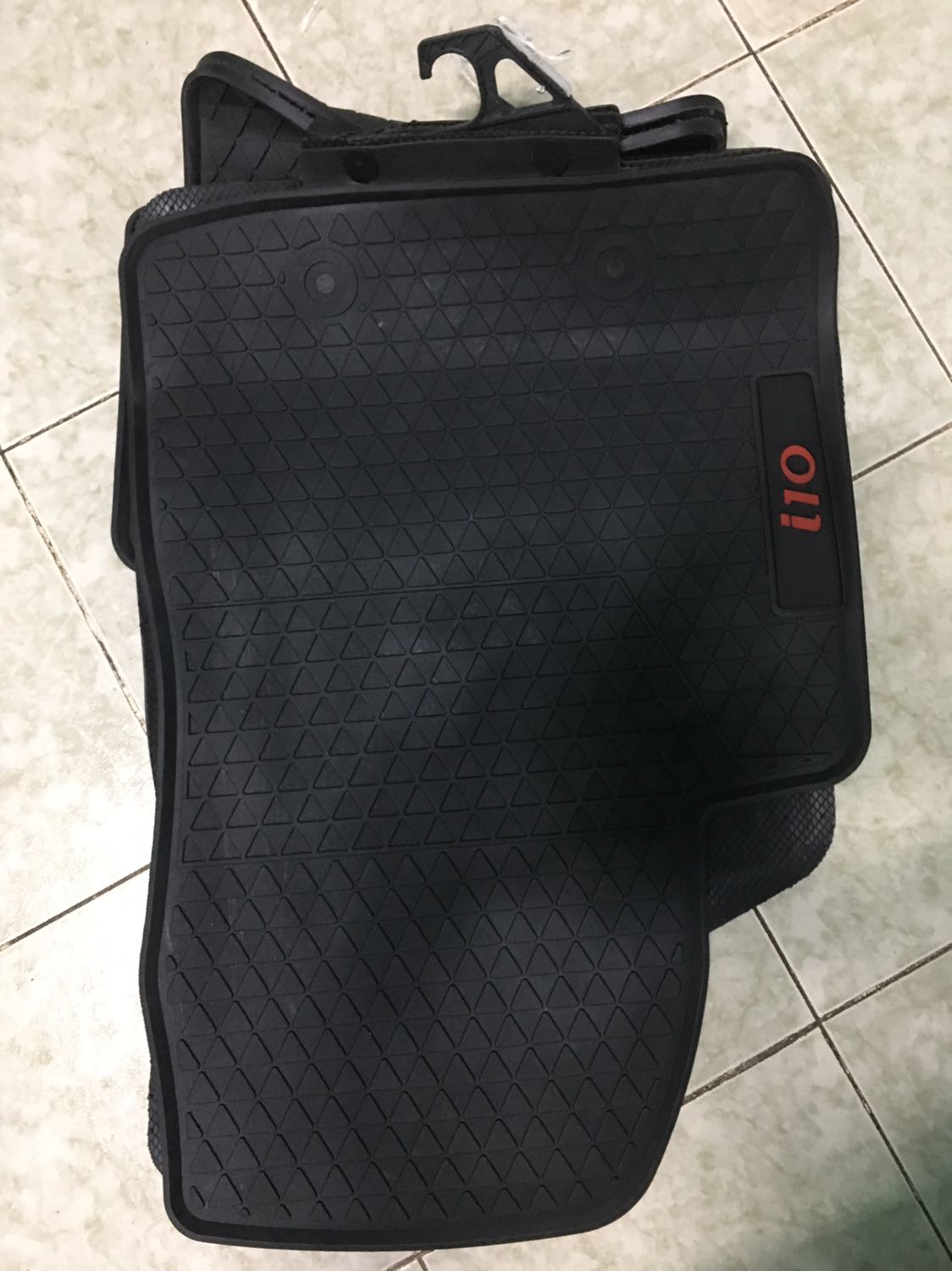 Chất lượng tốt, vừa vặn, cách âm cho xe tốt hơn. Vừa ý.