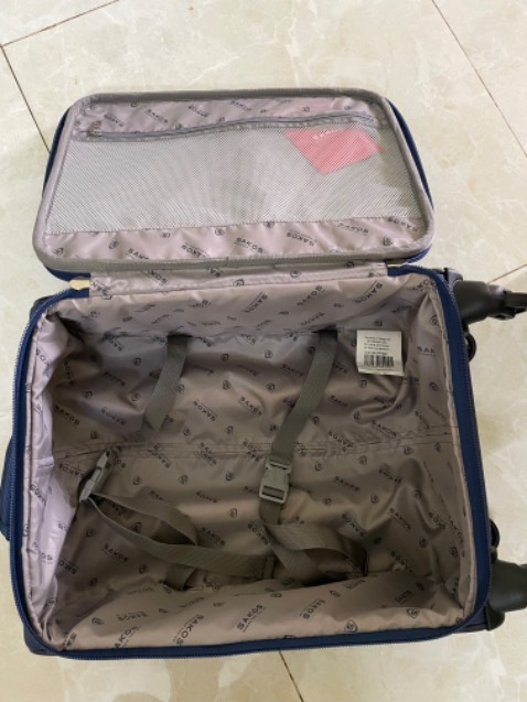 Hàng cực kì chất lượng. Balo mới, đẹp, nhẹ, dây kéo mượt. Thích nhất là được tặng túi trùm vali giúp kí gửi hay mang lên máy bay tránh bị trầy xước, để ở nhà cũng bớt bụi.