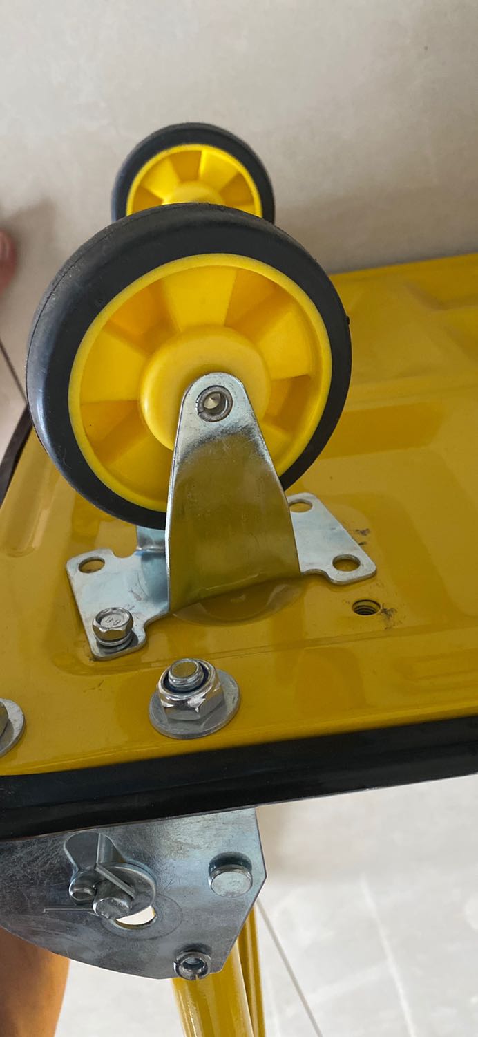 Sản phẩm không tốt , mua về một tuần trong quá trình sử dụng thì khi đẩy nghe cót két không êm , sử dụng được 1 tuần đang đẩy rớt ốc 3 cái bánh 1 bánh thì rớt ra ngoài