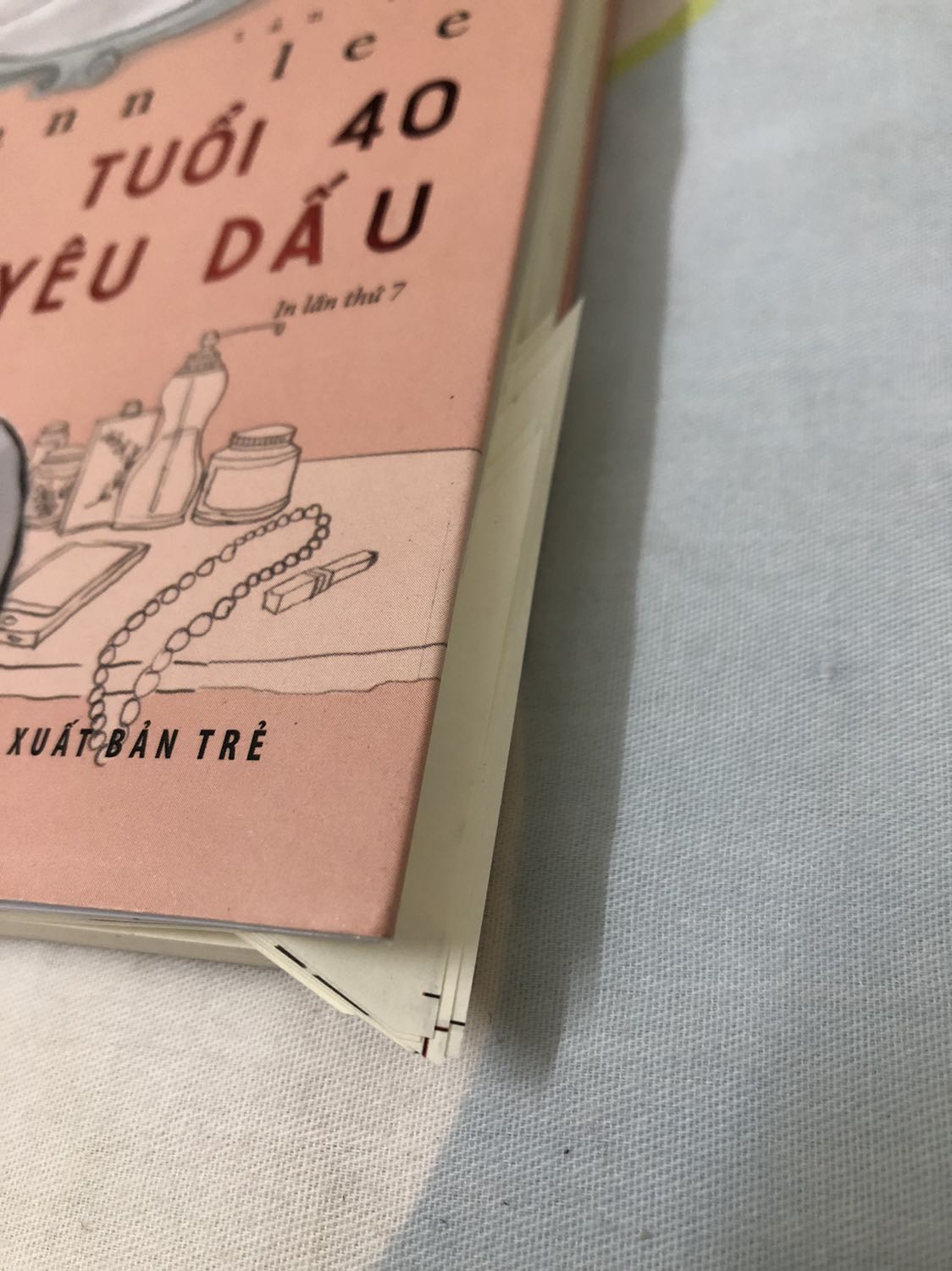 Sách cắt xén bị lỗi, shop đổi lại cho được không?