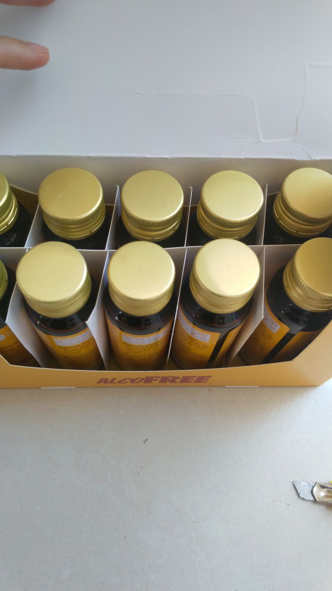 mua 2 hộp (20chai) được giảm còn 504k thôi. Mua để tặng sinh nhật ba rất phù hợp luôn nha
 cuối cùng cũng nhận được hàng sau bao ngày đăt đi hoàn lại.