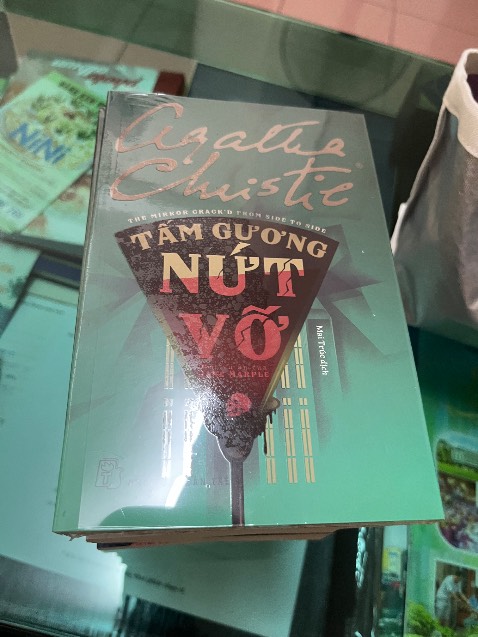 Shop đóng gói cẩn thận và giao nhanh. Sách chính hãng, giá tốt ah.