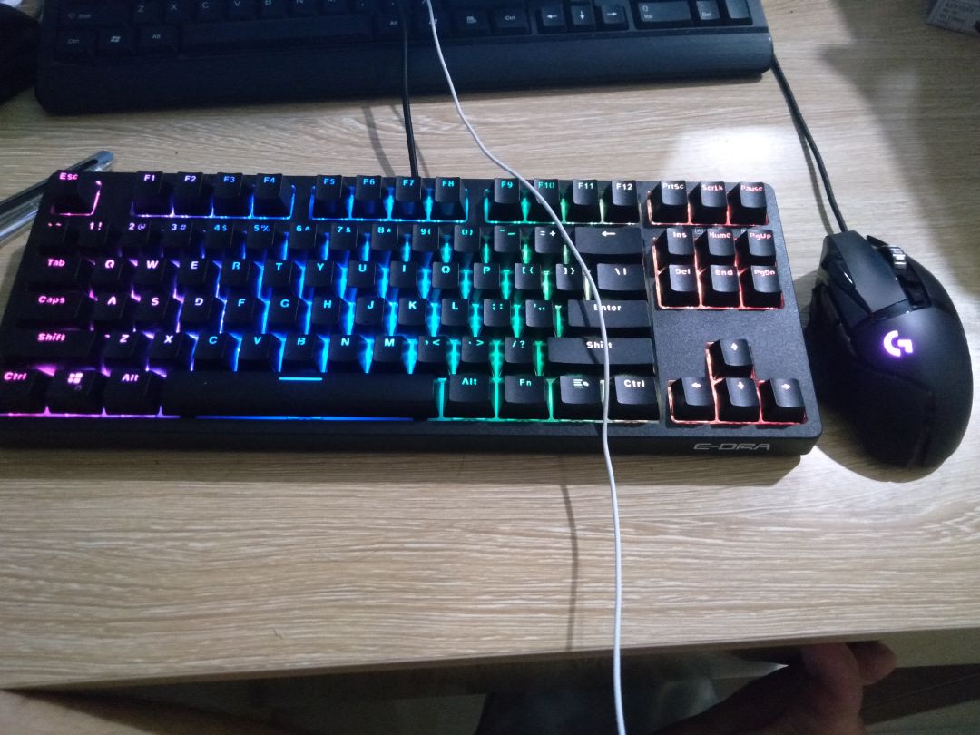 hàng chính hãng đúng mẫu mã nhưng sao team xuất hàng lại 11/2021 trôi mất 4 tháng bh ?