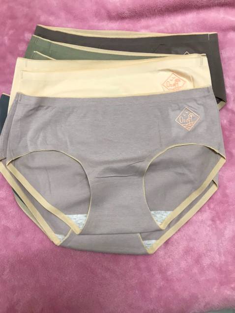 Chất vải đẹp, co giãn tốt, không đường may. Giao hàng siêu nhanh, đóng gói đẹp. Nói chung dịch vụ tiki rất tốt.