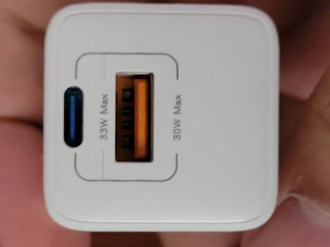 Sạc nhỏ gọn, đẹp, sạc nhanh, đúng như mô tả.
Hộp ngoài hơi màu mè đôi chút