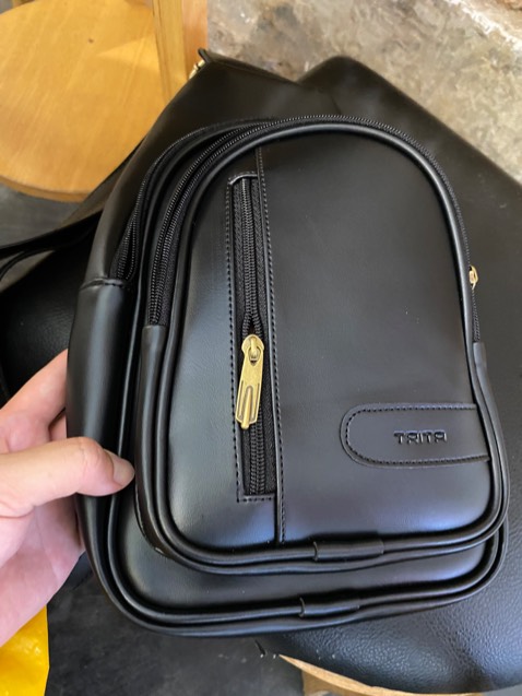 Mình đặt màu nâu, shop giao màu đen.