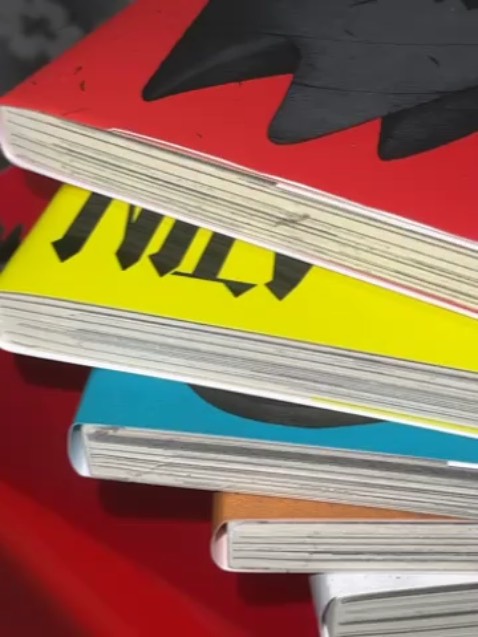 Mình đã đọc những đánh giá trước đó về vấn đề đóng gói nhưng vẫn muốn thử xem sao vì mình tin tưởng Tiki từ trước đến giờ, mình mua trên Tiki Trading nhưng lại thất vọng về cách đóng gói thật sự, rất tệ, df hết cả 2 box mình đặt mua, vì box này ít df hơn nên mình sẽ cho 3 sao, nhưng từ nay về sau mình sẽ k ủng hộ Tiki nữa ạ, trân trọng