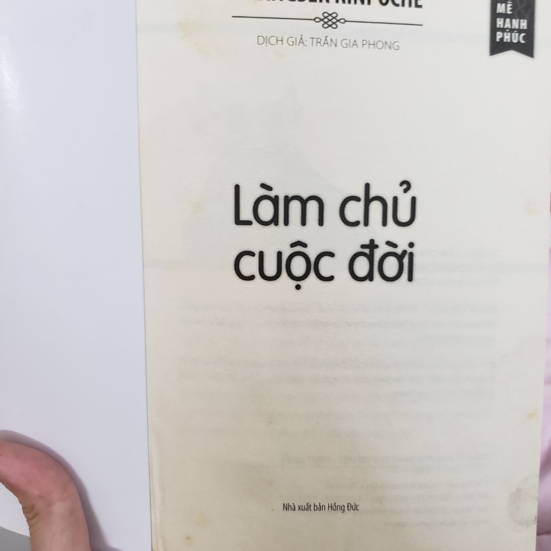 giao hàng nhanh nhưng sách thật sự quá cũ, mặc dù mình đã cố lau sạch bên ngoài nhưng còn vết ố vàng trang giấy thì rất nhiều