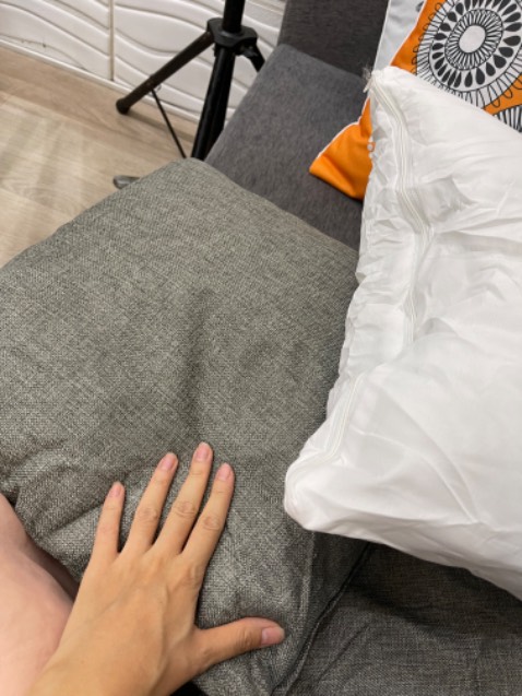 Từ chất lượng lẫn hình ảnh k hề giống nhau.
Ở ngoài như một cái bao tải luôn.