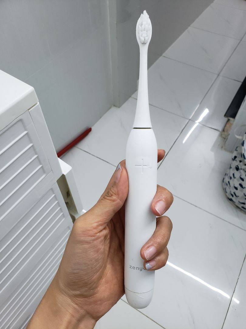 Shop giao đúng hẹn, Hàng tốt, đánh êm không bị chảy máu chân răng, nên mua nha. Màu sắc tinh tế, đóng gói cẩn thận, mua combo lợi hơn mua lẻ. Sẽ ủng hộ shop.