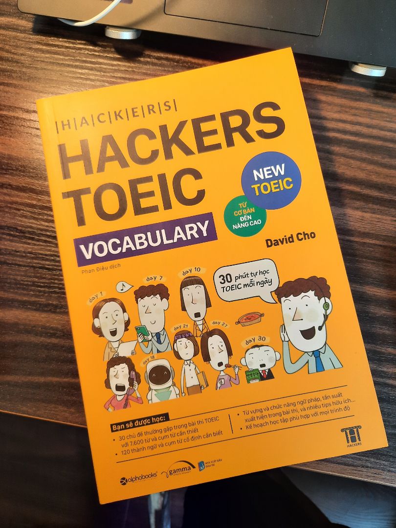 Sách rất dày, chất lượng in rất tốt, đóng gói rất chắc chắn,khi nhận ko bị rách hay có vấn đề gì. Mua combo được tặng kèm thêm bookmark nữa.