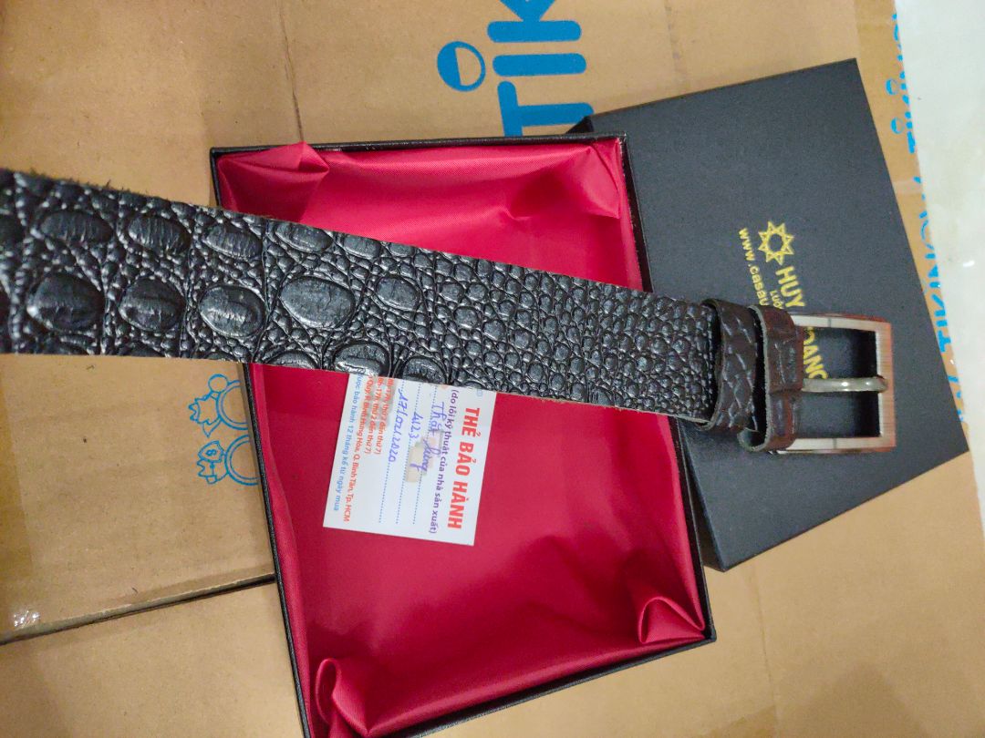 Thắt lưng đẹp, da thật có hộp và thẻ bảo hành 1 năm... rất tốt