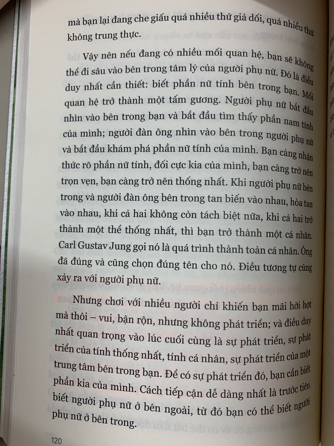 / Đây là quyển sách đầu tiên của Osho mà mình đọc cũng khá là thú vị. Ko chỉ có ng đàn ông nào là ng đàn ông và ko có ng đàn bà nào chỉ là ng đàn bà. Mỗi ng đàn ông đều là cả đàn ông và đàn bà, và mỗi ng đàn bà cũng vậy.
Mình thích cách Osho thẳng thắn chia sẻ quan điểm ko dong dài nhưng rất sâu sắc. Mỗi mẫu truyện ngắn cũng tinh tế và hài hước.
Đặt vào 29tết tiki giao hàng nhanh