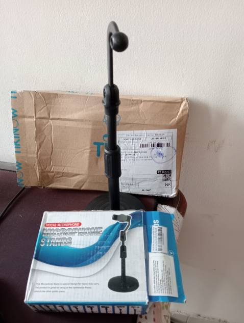 Giao hàng thiếu, không có càng để điện thoại , đề nghị đổi sản phẩm