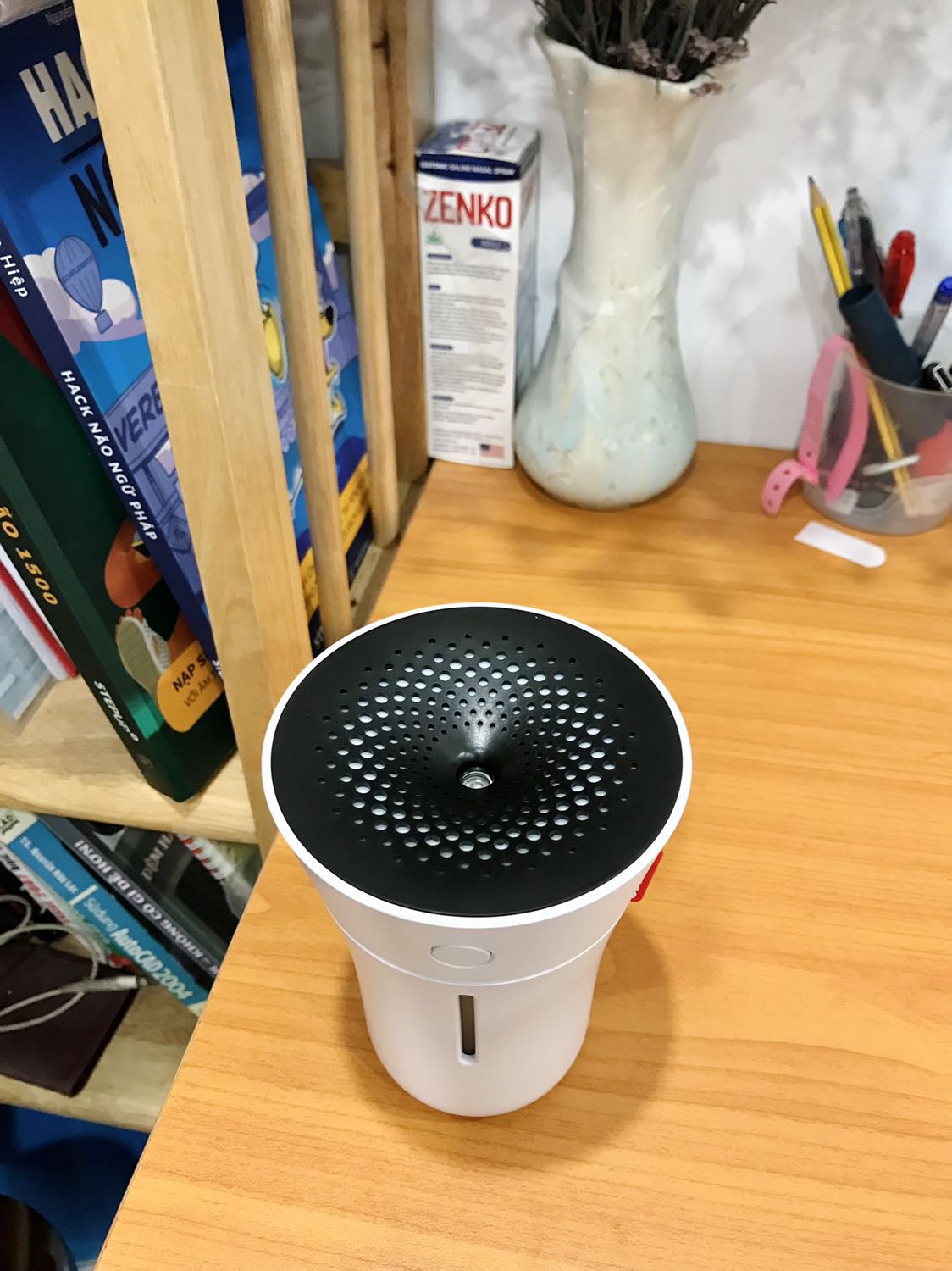 Máy siêu xinh, nhỏ gọn và hiện đại. *** thử sương đều và k đọng nước như nhiều máy m được dùng qua. Giao hàng cực nhanh và tư vấn nhiệt tình. Vote 5 sao luôn! Máy siêu xinh, nhỏ gọn và hiện đại. *** thử sương đều và k đọng nước như nhiều máy m được dùng qua. Giao hàng cực nhanh và tư vấn nhiệt tình. Vote 5 sao luôn!