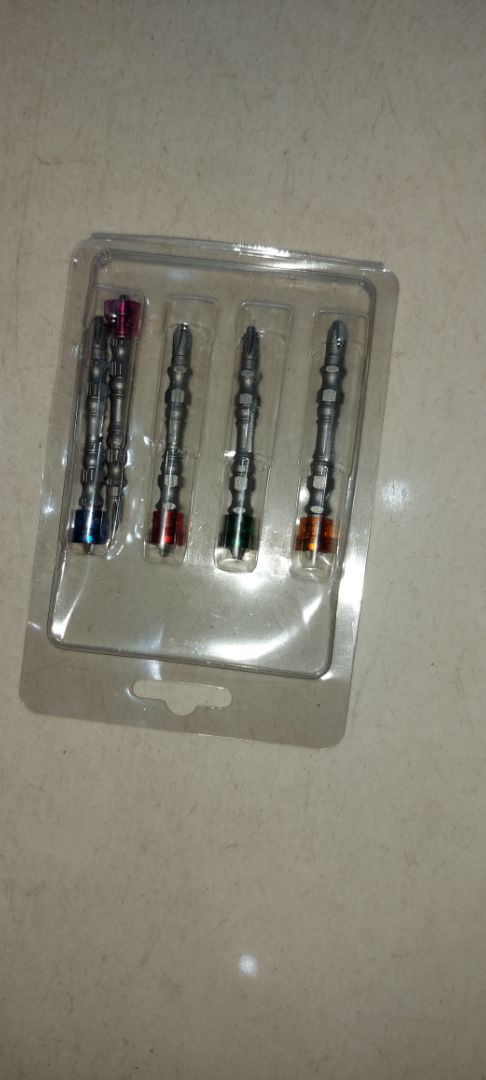 Giao đúng hàng, đúng hẹn nhưng kg ưng lắm, nhỏ hơn so với hình ảnh, gắn vào chạy cũng kg Ok. Cám ơn Tiki