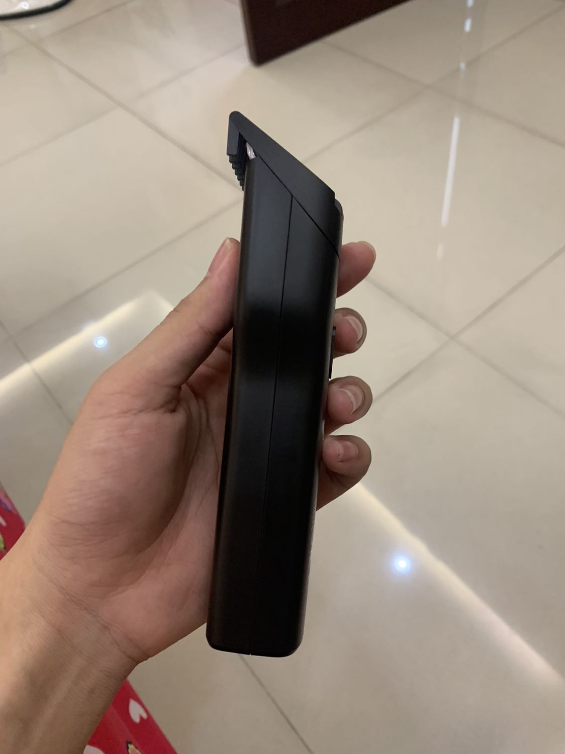 Sản phẩm dùng chất lượng rất chi là ok.Nó thông minh hơn cắt tóc thông thường,giá quá rẻ,bth dịch cắt 50k 1 người,giờ cắt 4người bằng giá cái máy nên mua cái máy cho rẻ mn ạ.Dùng được nhiều tiện dụng vô cùng luôn,dễ vệ sinh,rất bền và khó hỏng.11/10 nhé