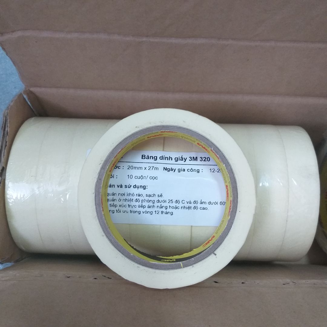 Băng keo giấy 3M, cuộn dày đẹp. Shop giao hàng nhanh, đúng đơn.