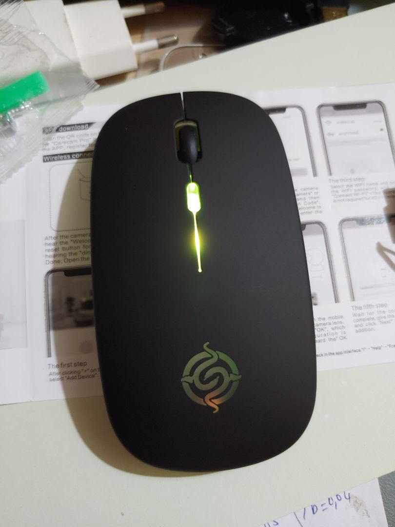 Chất lượng Sản phẩm rất tốt. Từ khi biết đến chuột A2 là tôi chỉ dùng mỗi loại này thôi. Dùng cực thích: Êm, mượt, pin được cả tuần có khi 10 ngày mới sạc lại. Đặc biệt là không có tiếng động khi Click chuột. Giá của Shop là rất cạnh tranh. Cảm ơn Shop, Cảm ơnTiki nhiều.