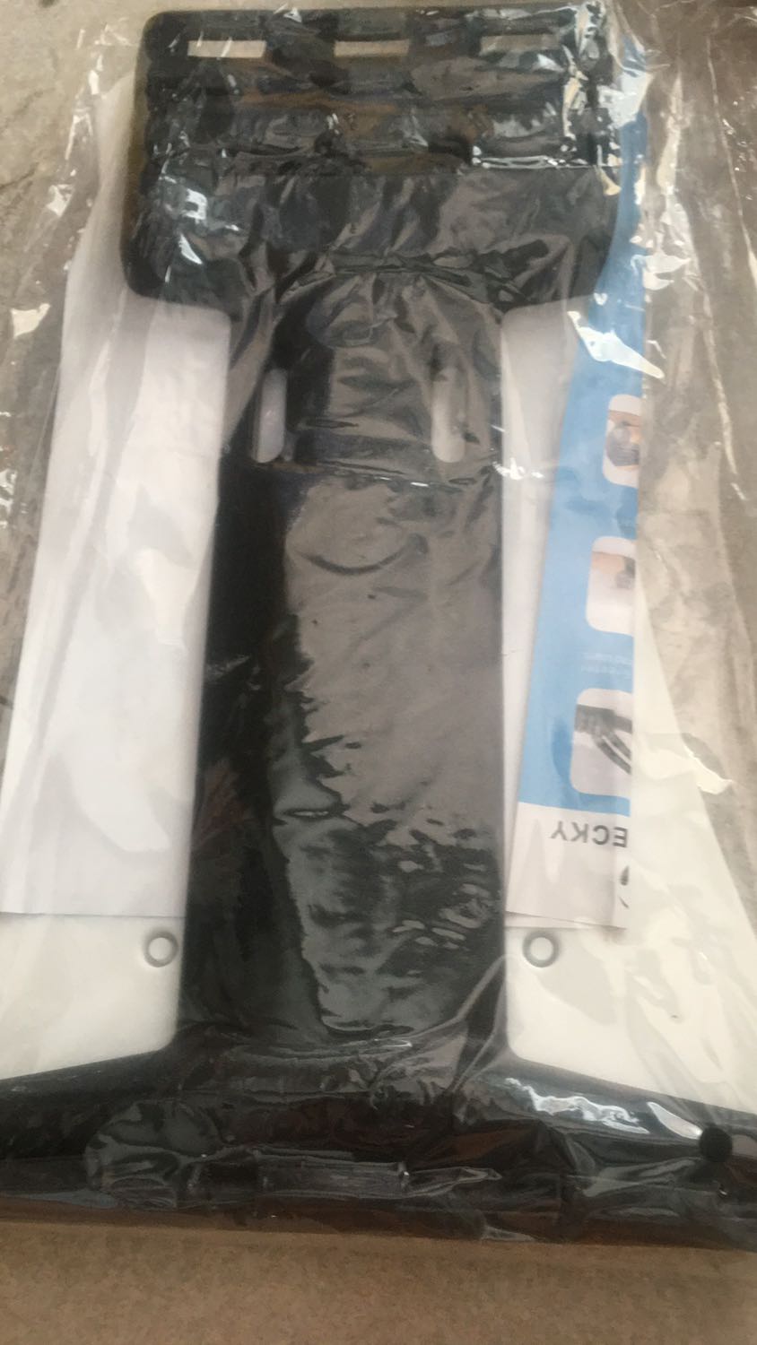 Shop làm ăn gì mà kỳ cục vậy, đặt hộp cơm đi giao đồ tào lao, làm ăn thì đặt cái tâm vô dùm cái, đọc đơn hàng thì kiểm tra cho chính xác đơn dùm, mua 1 lần hông bao h dám giác mạng mua lần 2, đặt hộp cơm giao này đồ ăn để đâu ? Chấm hỏi