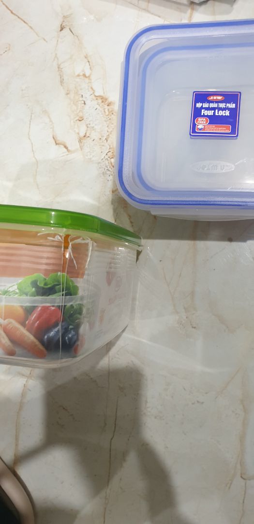 bọc hàng không cẩn thận làm vỡ mata 1 cái. cái chổi nhìn hơi bị lởm