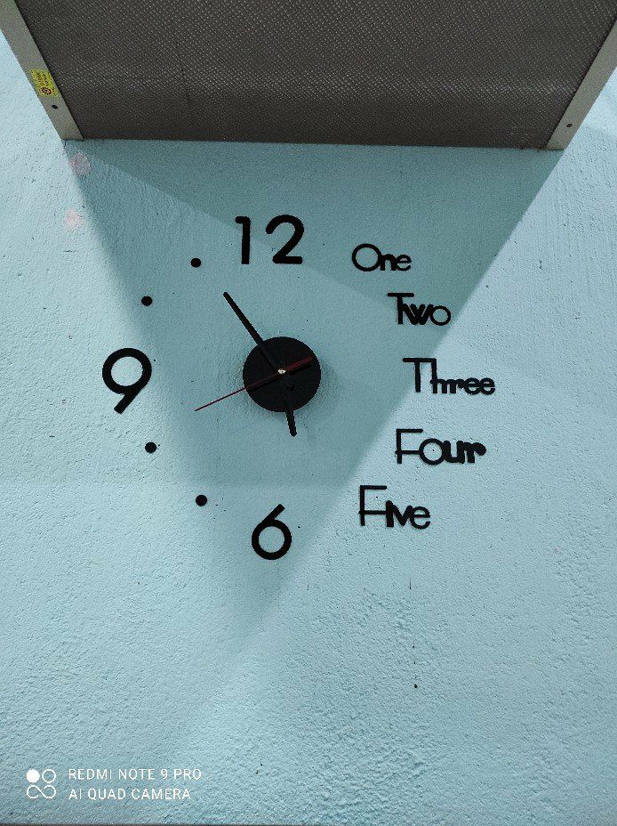 Đồng hồ đẹp lắm nha. Quên ko chụp thành quả sau khi dán. Đóng gói cẩn thận. Đồng hồ đẹp lắm nha. Quên ko chụp thành quả sau khi dán. Đóng gói cẩn thận.