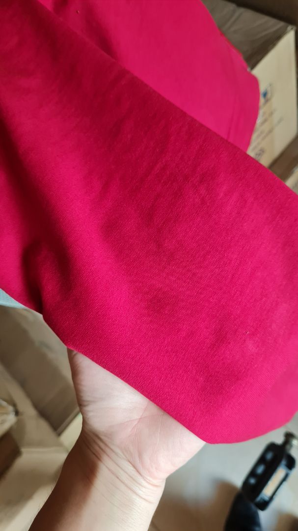 áo đẹp, chất mịn, dày dặn chống nắng tốt. màu sạch, nhiều ngăn tiện lợi. rất ưng. đã quay lại mua thêm màu khác