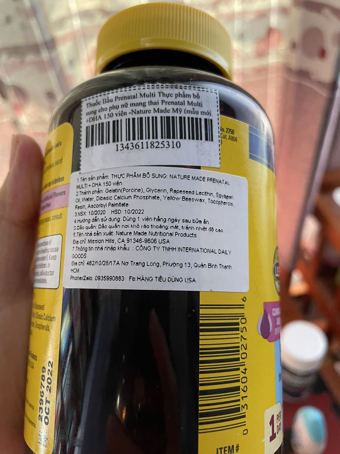 Hàng giống như giới thiệu của tiki. Date 2022. Tin tưởng nên mua trên này chớ mấy shop xách tay cũng không biết đâu mà lần.