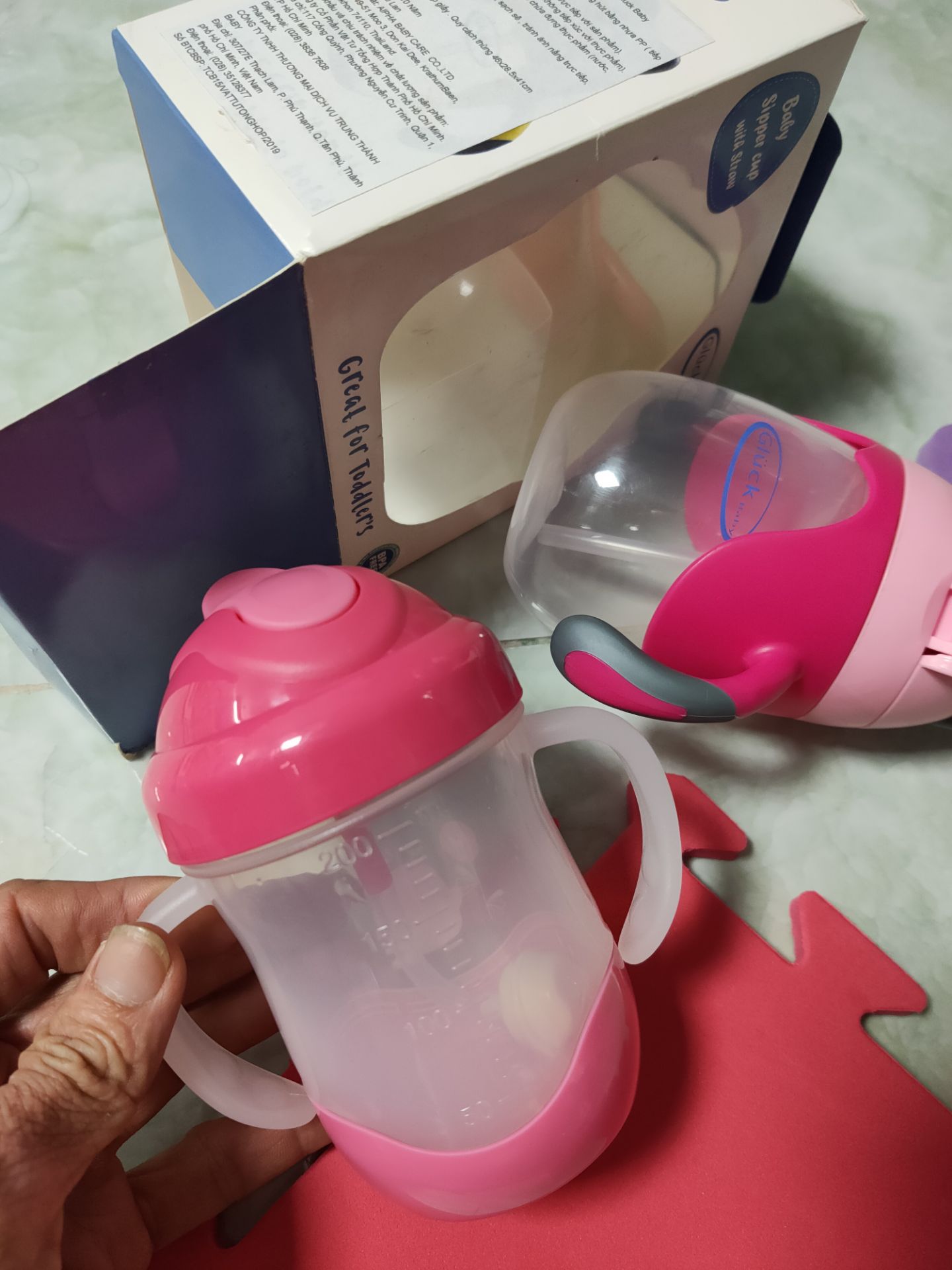 giao hàng nhanh bình cầm chắc chắn an toàn. shop giao sai màu bình bị trầy hơi cũ. bé trai sao xài giao hàng nhanh bình cầm chắc chắn an toàn. shop giao sai màu bình bị trầy hơi cũ. bé trai sao xài