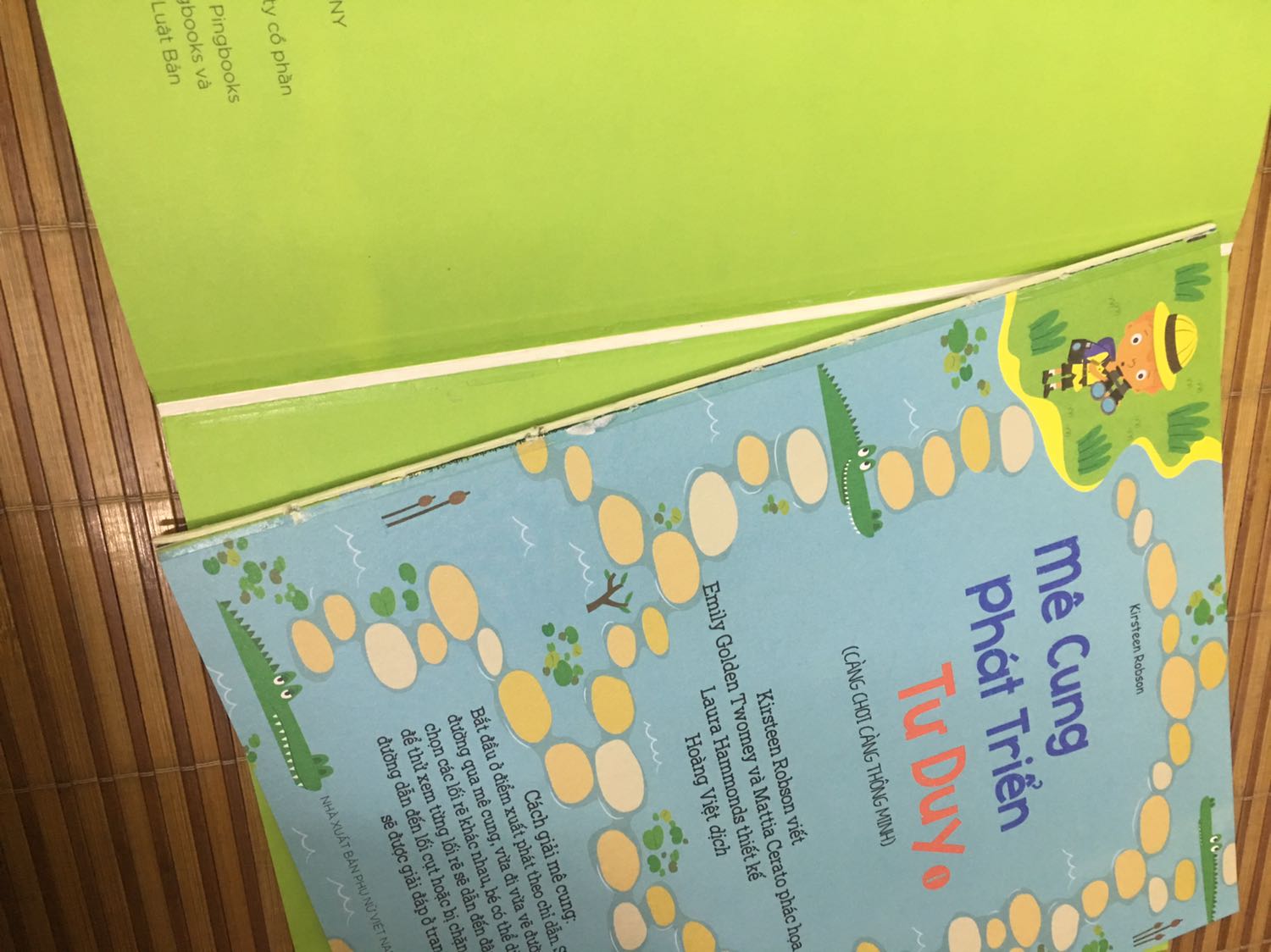 bé nhà mình rất thích. Sách in màu sắc rất đẹp
Chất lượng sản phẩm tuyệt vời. Rất đáng tiền. Đóng gói sản phẩm rất đẹp và chắc chắn. Thời gian giao hàng rất nhanh