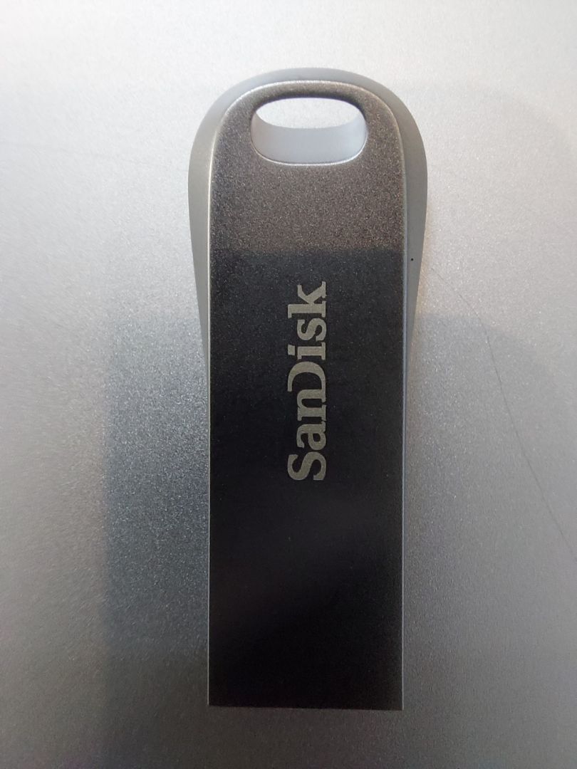 Quý shop giao hàng nhanh. Sản phẩm có mức độ hoàn thiện tốt, gọn gàng, góc cạnh bo cong trau chuốt, cảm giác cầm nắm rất thoải mái, bảo quản dễ dàng. Tốc độ sao chép nhanh hơn rất nhiều so với USB 2.0, thuận tiện cho việc sao chép và lưu trữ dữ liệu. Giá bán rất phù hợp. Tem bảo hành và tem niêm phong được dán đầy đủ. Đánh giá sản phẩm và nhà bán hàng 5 sao. Luôn tin vào những sản phẩm chính hãng do Quý Tiki, và SanDisk Official Store cung cấp. Thanks very much ! Quý shop giao hàng nhanh. Sản phẩm có mức độ hoàn thiện tốt, gọn gàng, góc cạnh bo cong trau chuốt, cảm giác cầm nắm rất thoải mái, bảo quản dễ dàng. Tốc độ sao chép nhanh hơn rất nhiều so với USB 2.0, thuận tiện cho việc sao chép và lưu trữ dữ liệu. Giá bán rất phù hợp. Tem bảo hành và tem niêm phong được dán đầy đủ. Đánh giá sản phẩm và nhà bán hàng 5 sao. Luôn tin vào những sản phẩm chính hãng do Quý Tiki, và SanDisk Official Store cung cấp. Thanks very much !