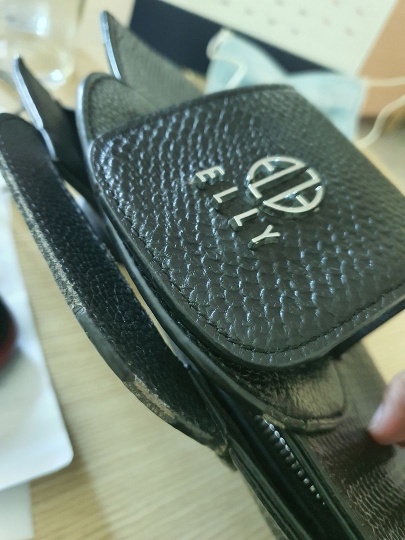 Dùng 1 thời gian bị bong ở tay cầm