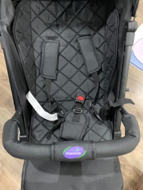 Xe chắc chắn, gập gọn, tuy nhiên mình thấy phần đỡ lưng k được chắc chắn cho lắm vì chỉ là miếng đỡ chứ k có khung đỡ kèm nên hơi k yên tâm lắm Xe chắc chắn, gập gọn, tuy nhiên mình thấy phần đỡ lưng k được chắc chắn cho lắm vì chỉ là miếng đỡ chứ k có khung đỡ kèm nên hơi k yên tâm lắm