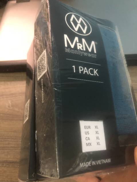 Nhận hàng ưng lắm ạ, đóng gói thì đẹp, hộp đẹp, còn bọc thêm nilon nữa, brand rất đầu tư chuyên nghiệp luôn á . Áo nhận như hình, sờ chất vải khá ok, mặc vừa, dùng thêm vài bữa xem thấm hút mồ hôi sao, dùng tốt chắc chắn sẽ quay lại ạ. tks shoppp Nhận hàng ưng lắm ạ, đóng gói thì đẹp, hộp đẹp, còn bọc thêm nilon nữa, brand rất đầu tư chuyên nghiệp luôn á . Áo nhận như hình, sờ chất vải khá ok, mặc vừa, dùng thêm vài bữa xem thấm hút mồ hôi sao, dùng tốt chắc chắn sẽ quay lại ạ. tks shoppp