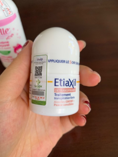 Nhận hàng khá ưng! Đã xem review nhiều về sản phẩm này, hôm nay nhận tem mác còn nguyên vẹn, lọ nhỏ nhỏ xinh xinh, tối dùng luôn!