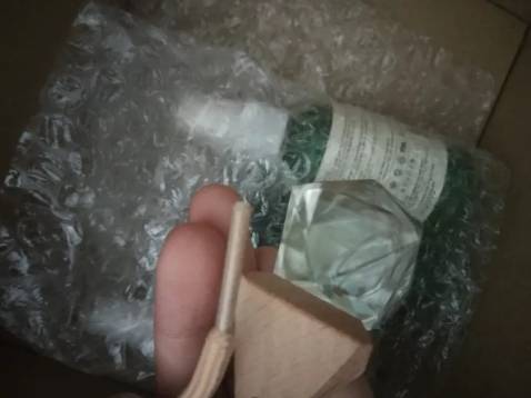 Lúc đầu ngửi thì thấy hơi hắc nma ngửi quen sẽ thấy bth, mùi bay nhanh, đuổi côn trùng khá tốt, shop còn tặng thêm một cái xịt nữa ạ, mng có thể cân nhắc nha Lúc đầu ngửi thì thấy hơi hắc nma ngửi quen sẽ thấy bth, mùi bay nhanh, đuổi côn trùng khá tốt, shop còn tặng thêm một cái xịt nữa ạ, mng có thể cân nhắc nha