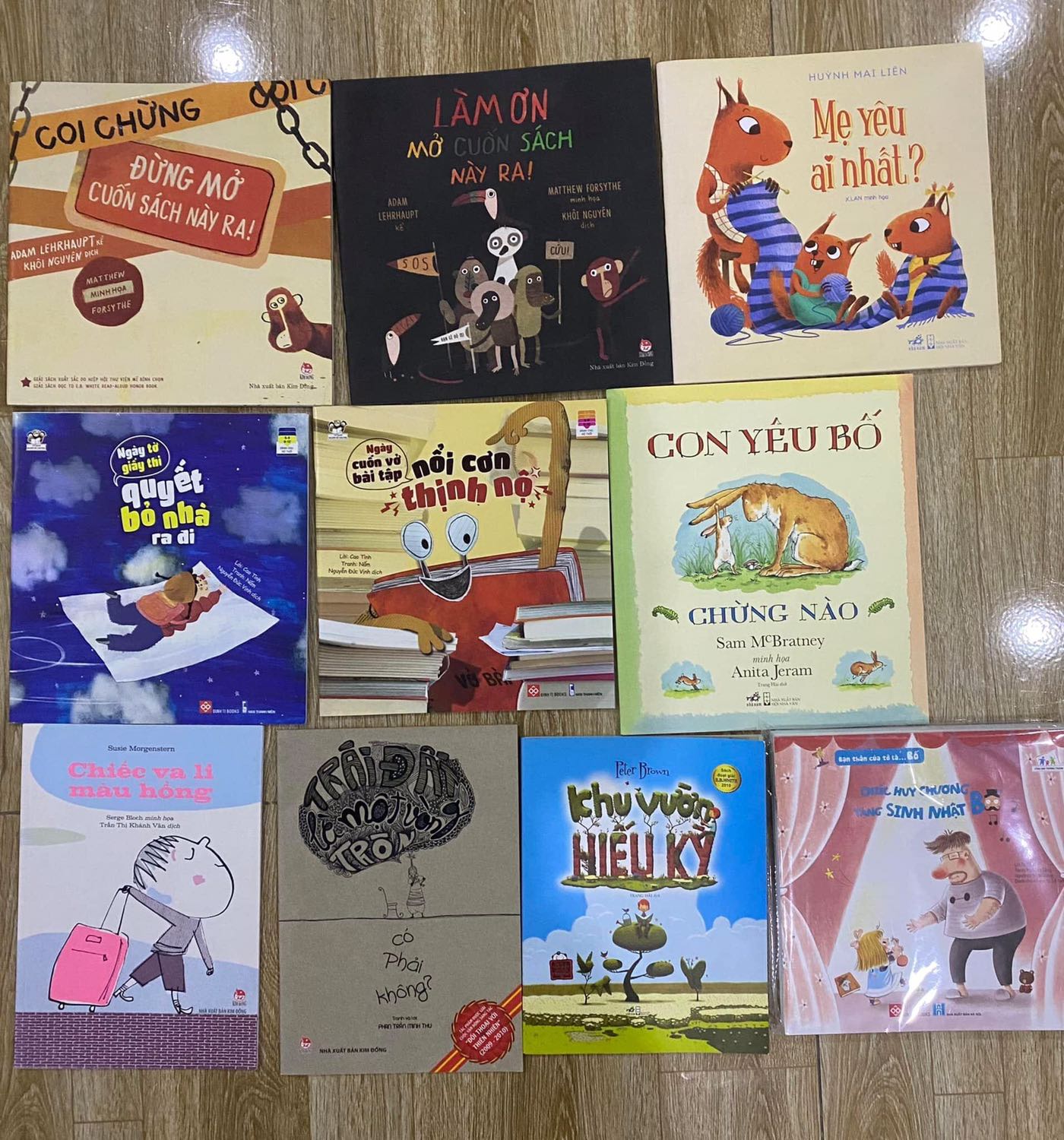 Sách mua dọn kho nhã nam, nghe mọi người kêu sợ tiki gói hàng bị móp méo. May mắn là mình không bị quyển nào, sách nội dung đều hay.