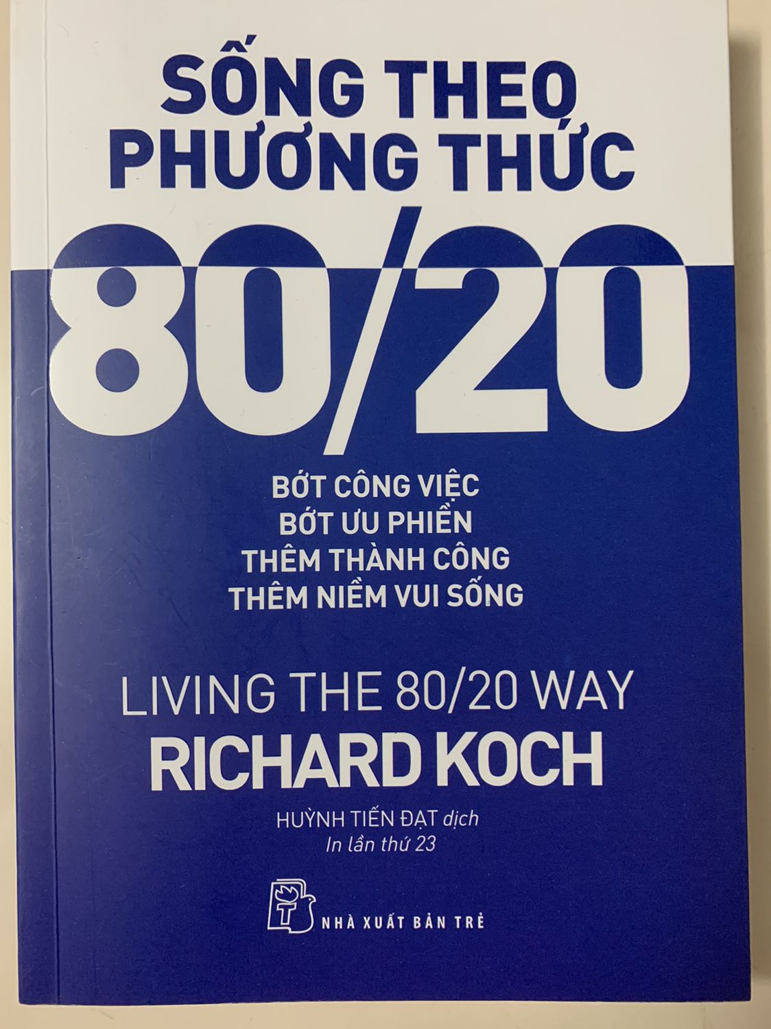 / Thấy nhiều người review về cuốn này nhiều nên mua đọc thử. Nội dung ổn và có dẫn chứng số liệu cụ thể. Đọc về phương thức 80/20 cần phải chậm rãi thì mới có thể hiểu hết đc. Sách mang lại những tip hay ứng dụng vào đời sống. 
Tiki giao hàng nhanh, giá tốt