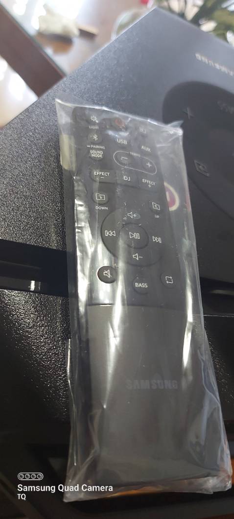 Chất lượng âm thanh tốt, ổn trong tầm giá, khá nặng khi di chuyển.