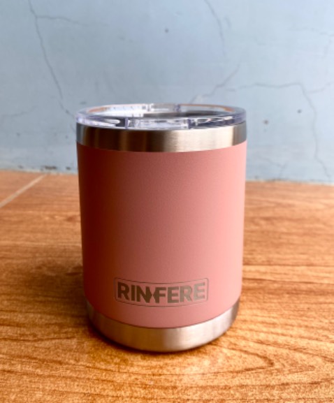 Ly dầy và cầm chắc tay,mẫu mã đẹp. Nắp đậy rất kín,giữ lạnh trên 6 tiếng. Chỉ sợ rong cao su dễ bị rơi ko có đồ thay thế. Shop nên tặng kèm rong cao su thì ok !