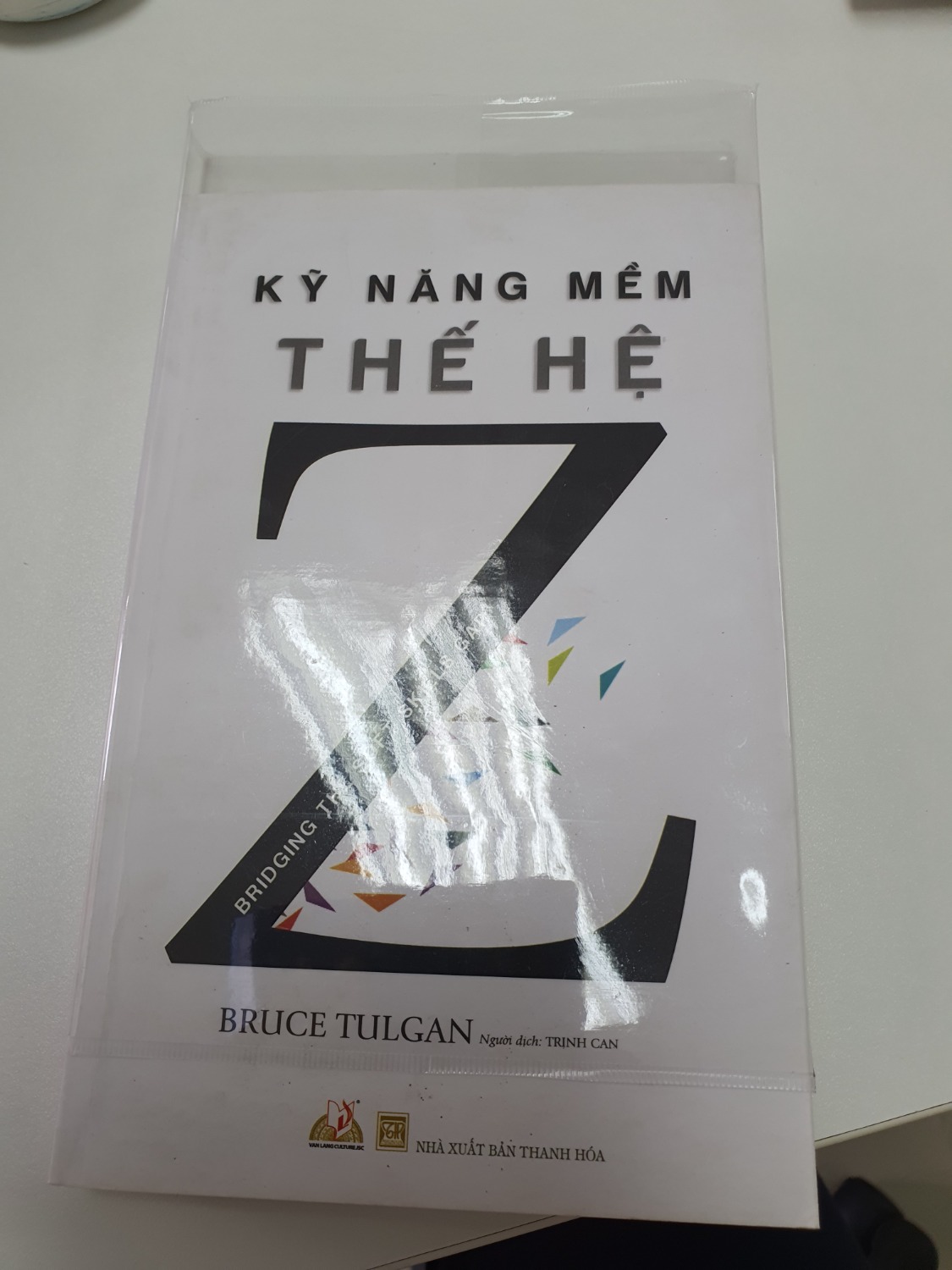 Sách mới mà bookcare quá tệ, cả 2 cuốn đều không dính luôn. Bọc sách mà coi như không bọc. Đê nghị Tiki team kiểm tra lại mảng làm Bookcare cho sách.