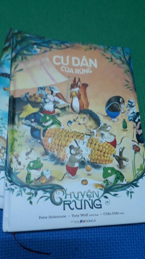những câu chuyện thú vị, hài hước, hình vẽ đẹp, sách khổ to , bìa sách sờ vào rất êm và thích.Môt cuốn sách giá trị.