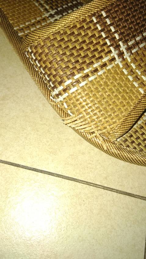 Mua 3 đôi, một đôi cỡ to hơn vừa đi đc một ngày thì bị hỏng, đề nghị nhà bán hàng đổi lại. Đây là hình ảnh của SP.