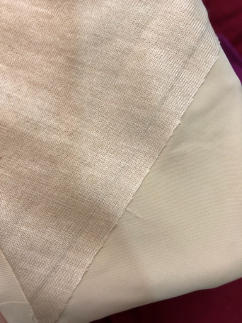 Chất sờ mịn mátttttt. Cho 5 sao. Mặc lên form đồ trắng hông có bị hằn và lộ chút nào.